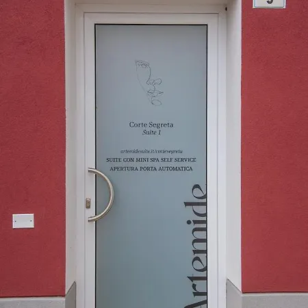 아파트 Artemide 